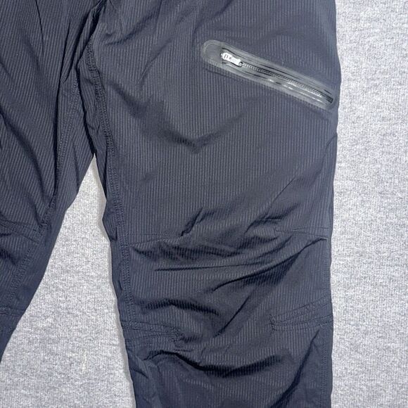 Lululemon Dance Studio Pants Women's size Medium 27x32 Black - Picture 5 of 9